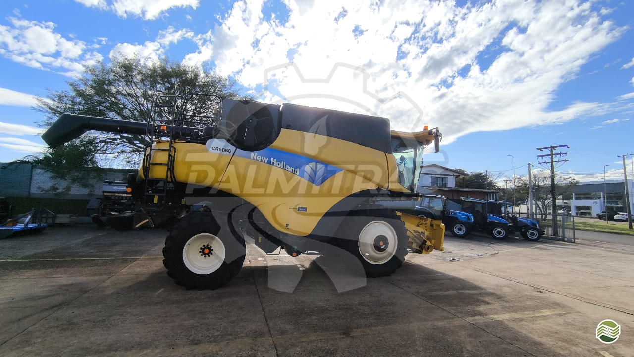 COLHEITADEIRA NEW HOLLAND CR 9060 Palmitrac - New Holland PALMEIRA DAS MISSOES RIO GRANDE DO SUL RS