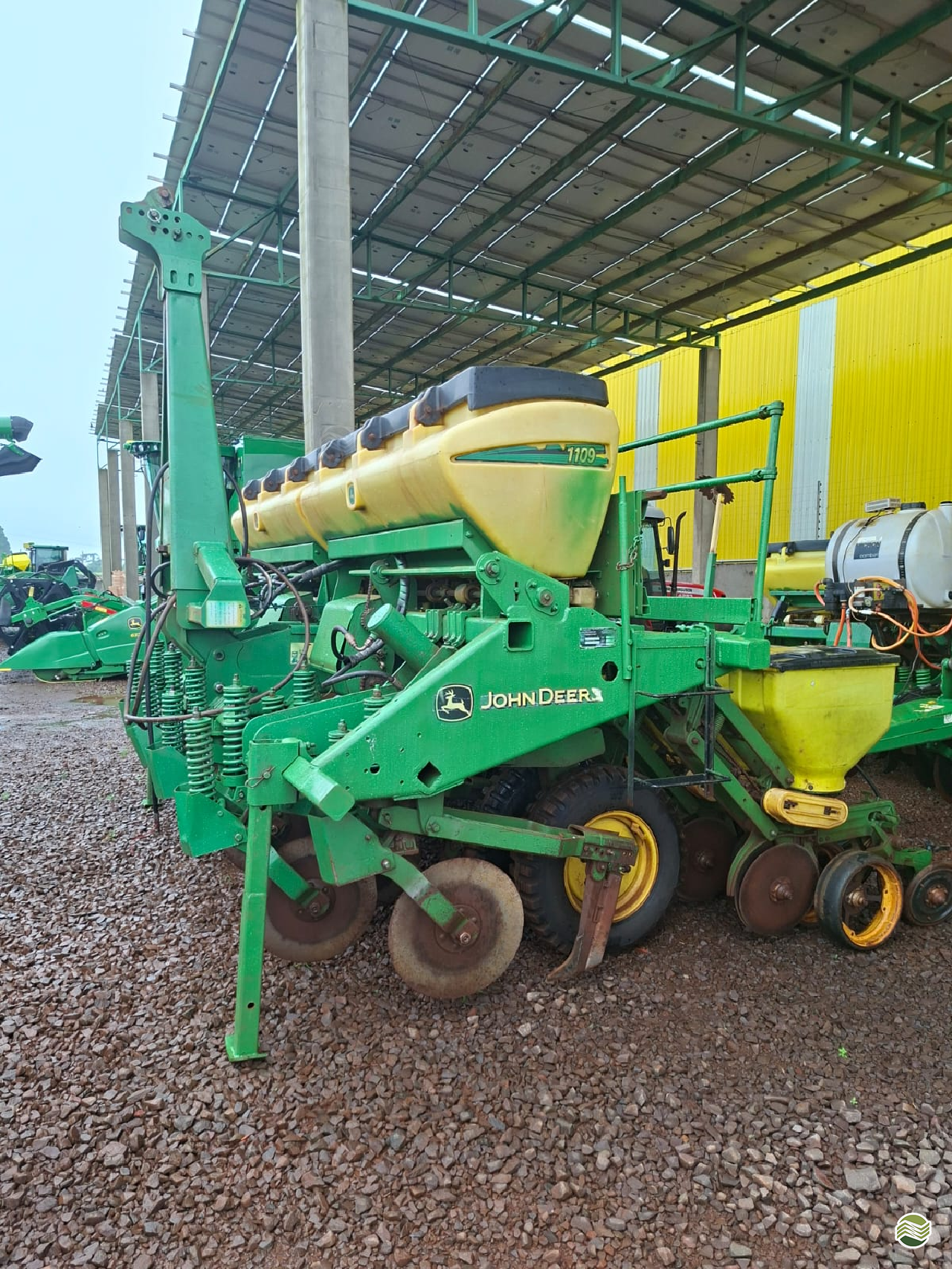 PLANTADEIRAS 1109 de M.A. Máquinas Agrícolas - Cascavel