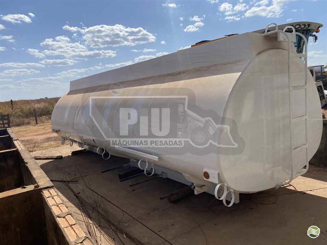 CARROCERIA SOBRE CHASSI  TRUCK TANQUE AÇO Piu Máquinas Pesadas SINOP MATO GROSSO MT