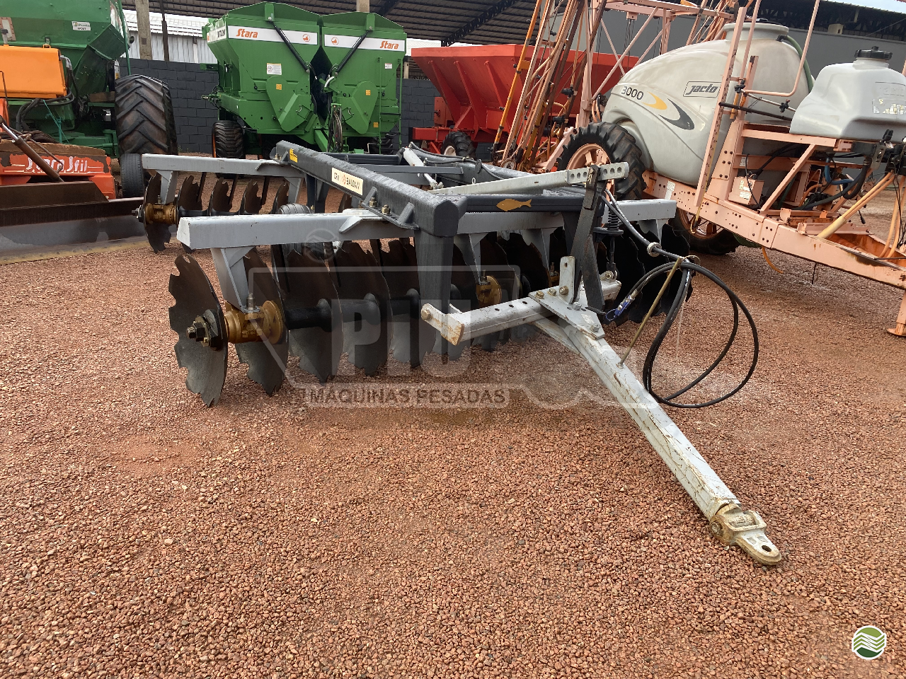 IMPLEMENTOS AGRICOLAS GRADE ARADORA ARADORA 26 DISCOS Piu Máquinas Pesadas SINOP MATO GROSSO MT
