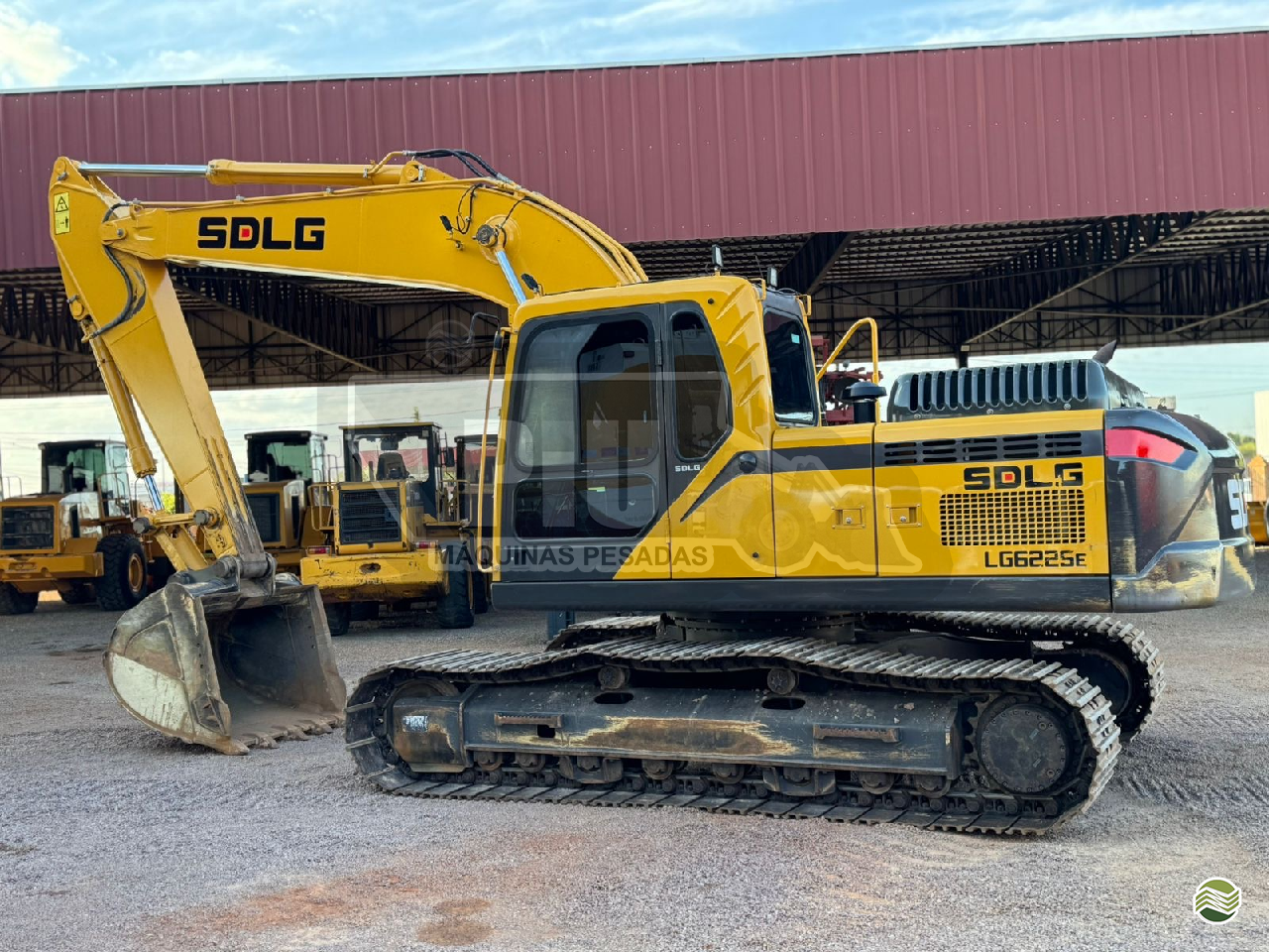 ESCAVADEIRA SDLG LG6225E Piu Máquinas Pesadas SINOP MATO GROSSO MT