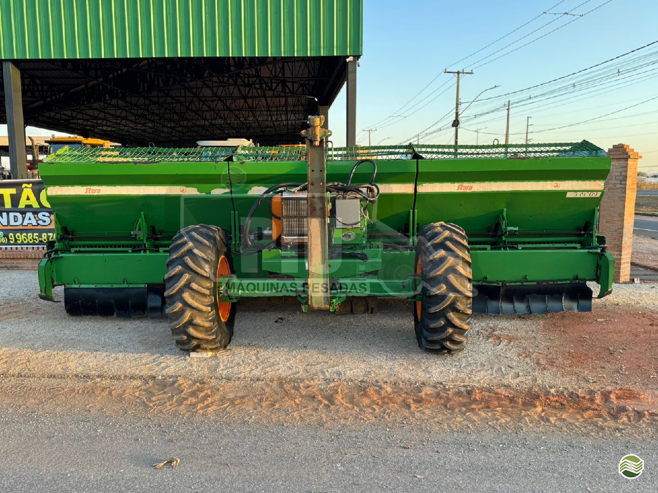 IMPLEMENTOS AGRICOLAS DISTRIBUIDOR CALCÁRIO 12000 Kg Piu Máquinas Pesadas SINOP MATO GROSSO MT