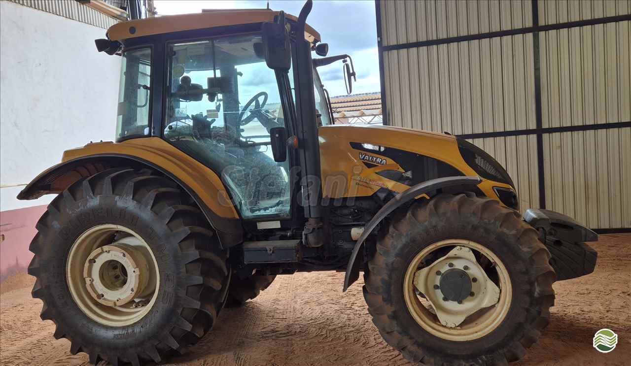 TRATOR VALTRA VALTRA A134 HiTech Tração 4x4 Stéfani - Massey Ferguson JABOTICABAL SÃO PAULO SP