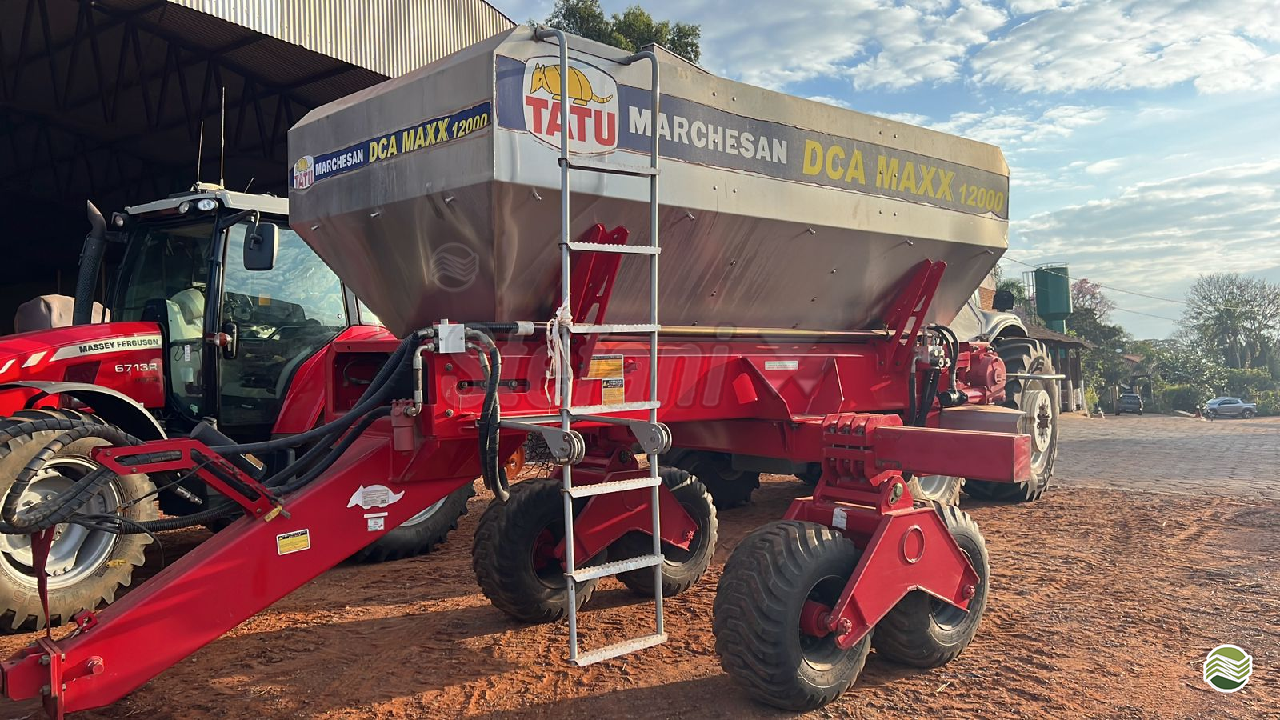 IMPLEMENTOS AGRICOLAS DISTRIBUIDOR DISTRIBUIDOR 12000 Stéfani - Massey Ferguson JABOTICABAL SÃO PAULO SP
