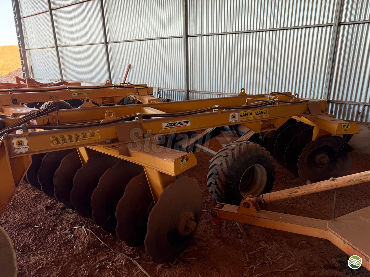 IMPLEMENTOS AGRICOLAS GRADE ARADORA ARADORA 16 DISCOS Stéfani - Massey Ferguson JABOTICABAL SÃO PAULO SP