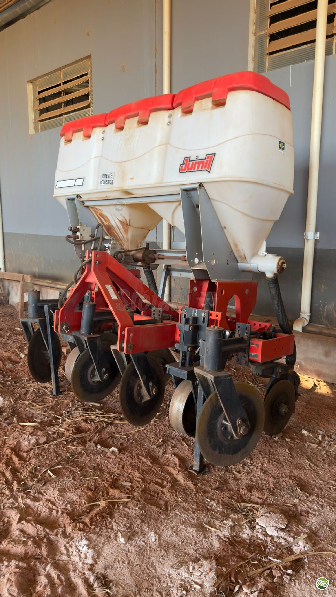IMPLEMENTOS AGRICOLAS ADUBADOR ADUBADOR DE SOQUEIRA Stéfani - Massey Ferguson JABOTICABAL SÃO PAULO SP
