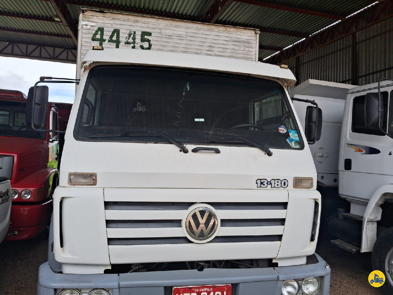 CAMINHAO VOLKSWAGEN VW 13180 Baú Furgão Toco 4x2 Anápolis Caminhões ANAPOLIS GOIAS GO