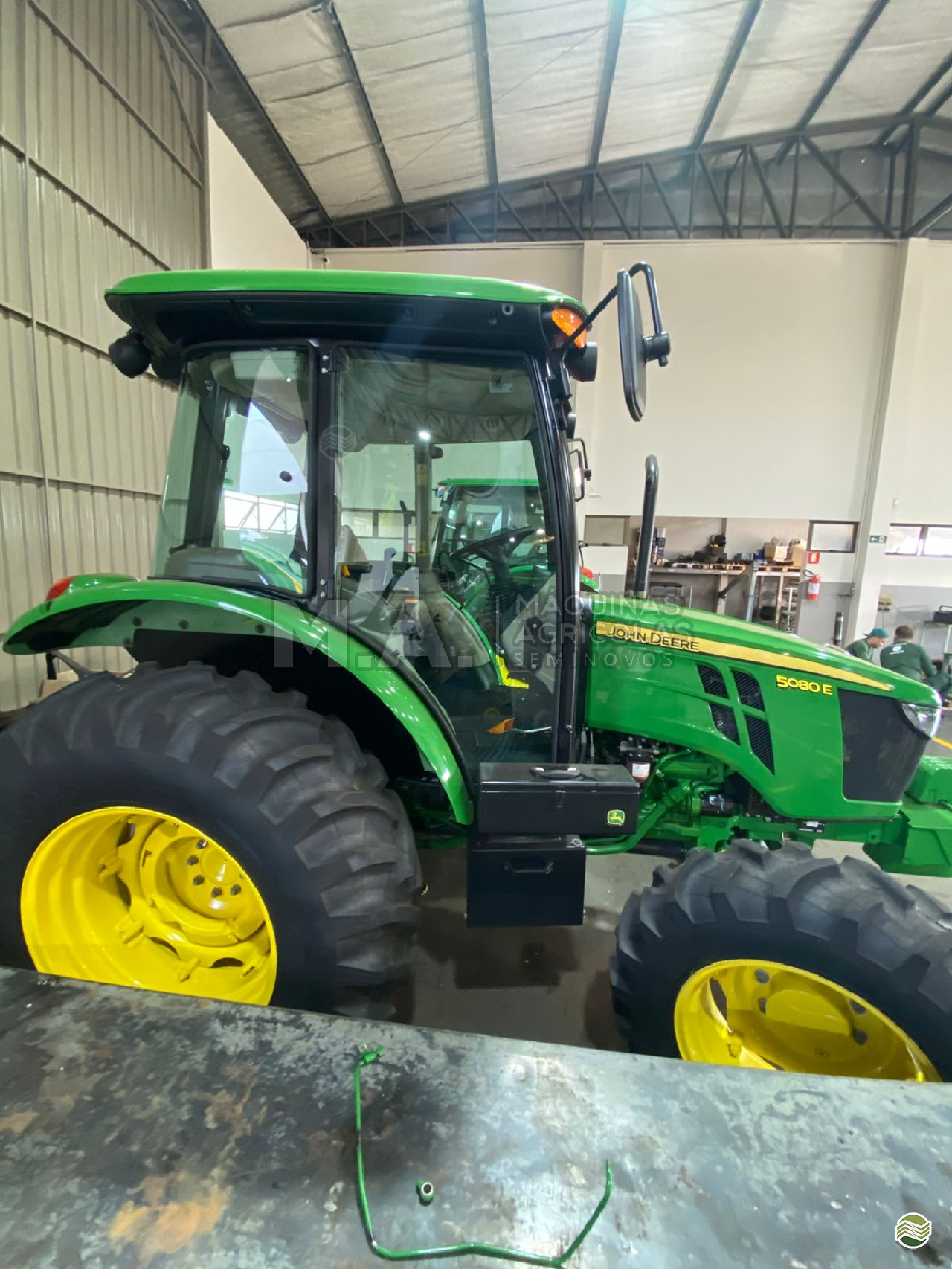 TRATOR JOHN DEERE JOHN DEERE 5080E Tração 4x4 M.A. Máquinas Agrícolas - Goioerê GOIOERE PARANÁ PR