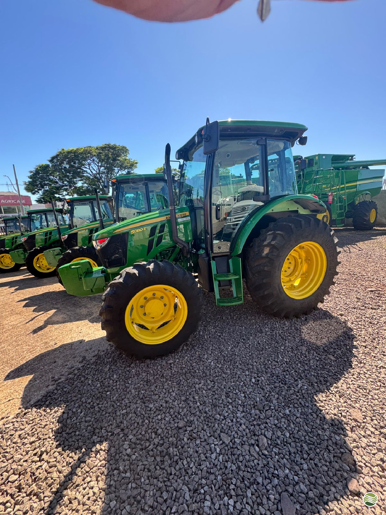 TRATOR JOHN DEERE JOHN DEERE 5080E Tração 4x4 M.A. Máquinas Agrícolas - Goioerê GOIOERE PARANÁ PR