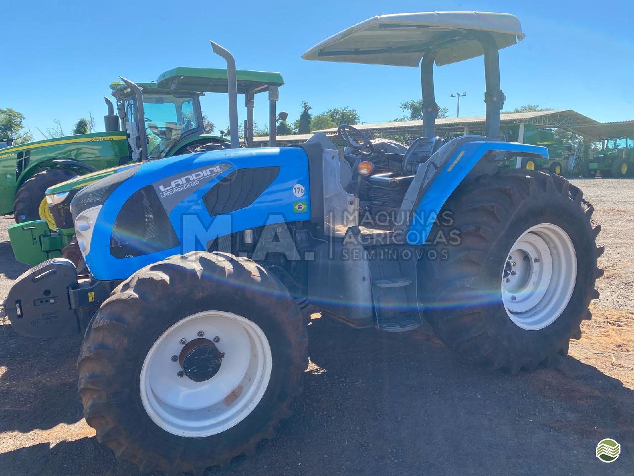 TRATOR LANDINI LANDFORCE 120 Tração 4x4 M.A. Máquinas Agrícolas - Medianeira MEDIANEIRA PARANÁ PR