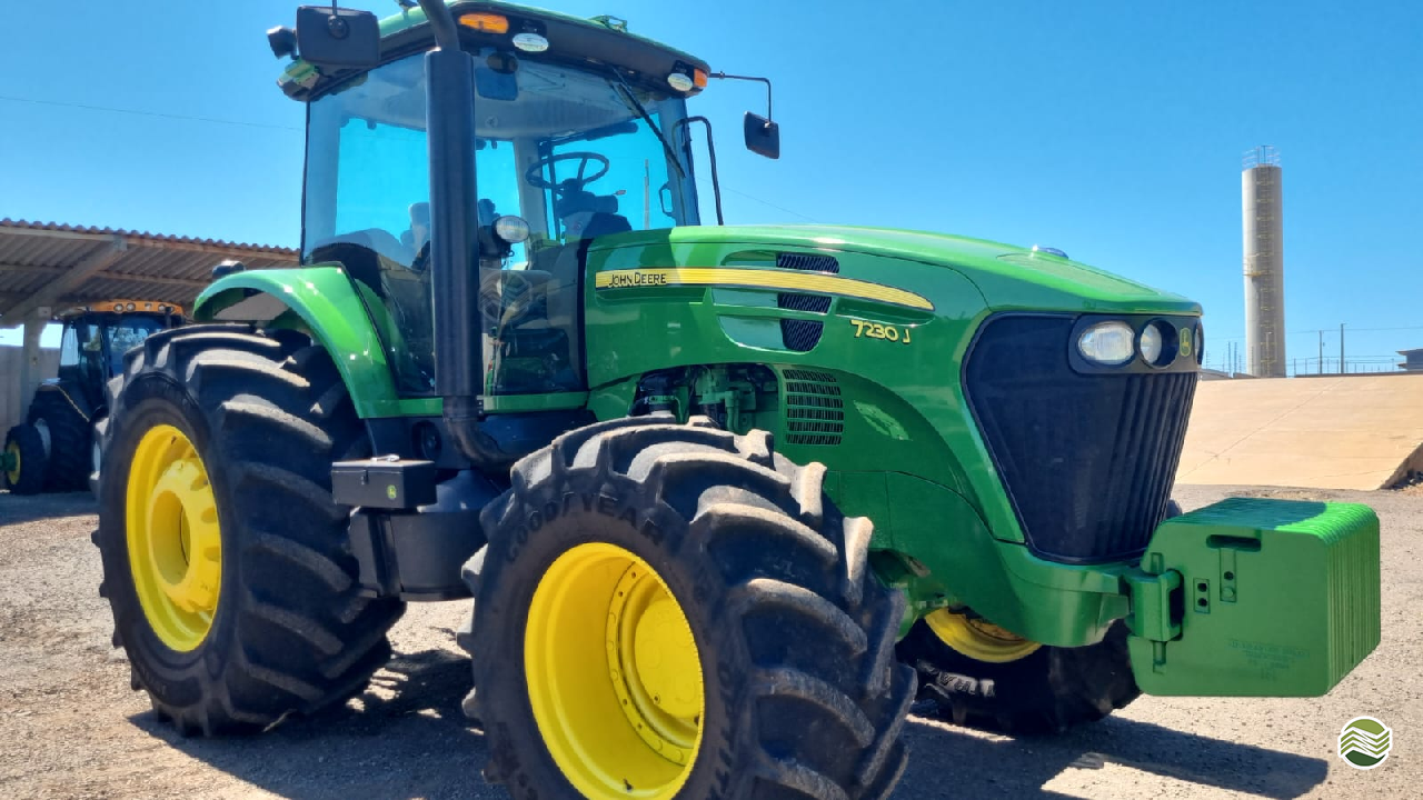 TRATOR JOHN DEERE JOHN DEERE 7230J Tração 4x4 M.A. Máquinas Agrícolas - Medianeira MEDIANEIRA PARANÁ PR