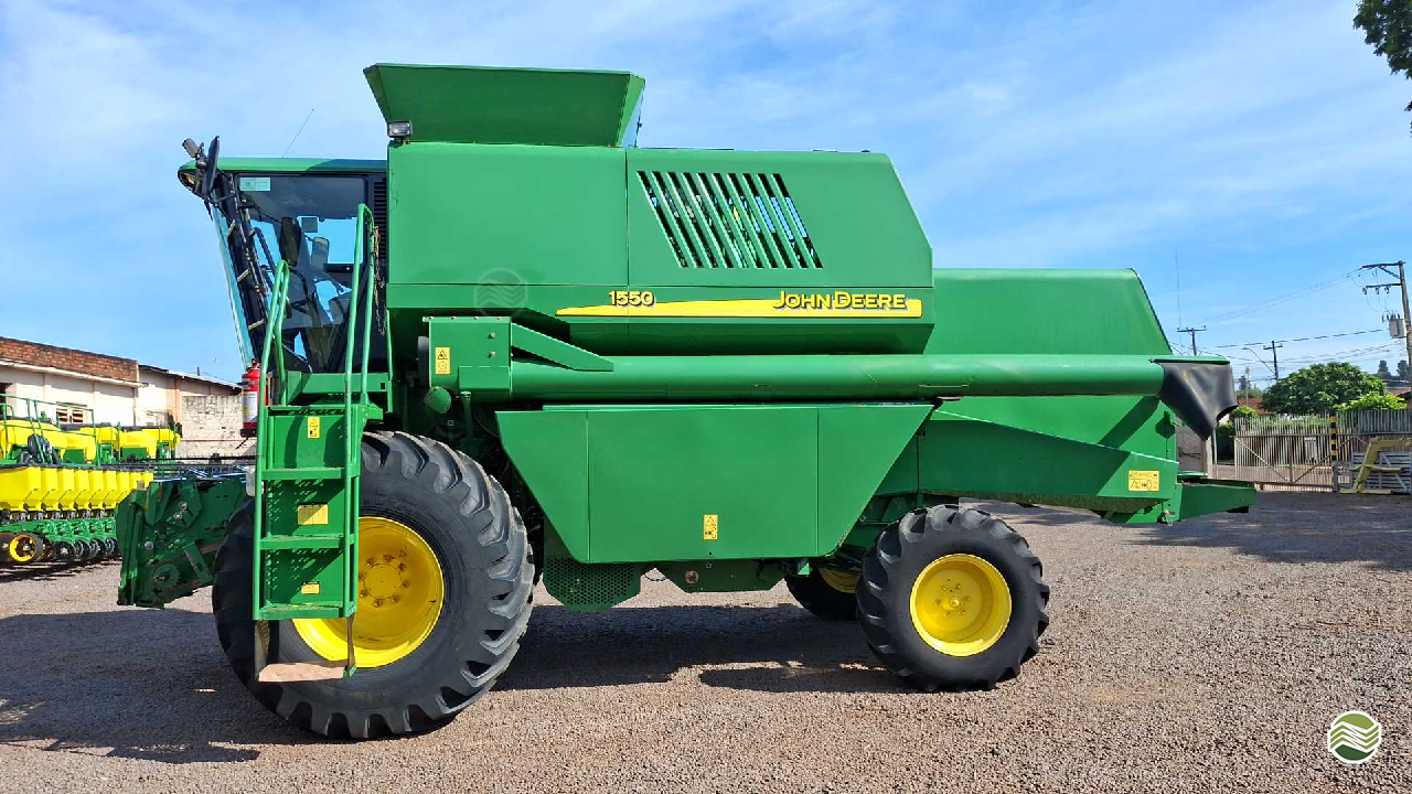 COLHEITADEIRA JOHN DEERE JOHN DEERE 1550 M.A. Máquinas Agrícolas - Palotina PALOTINA PARANÁ PR