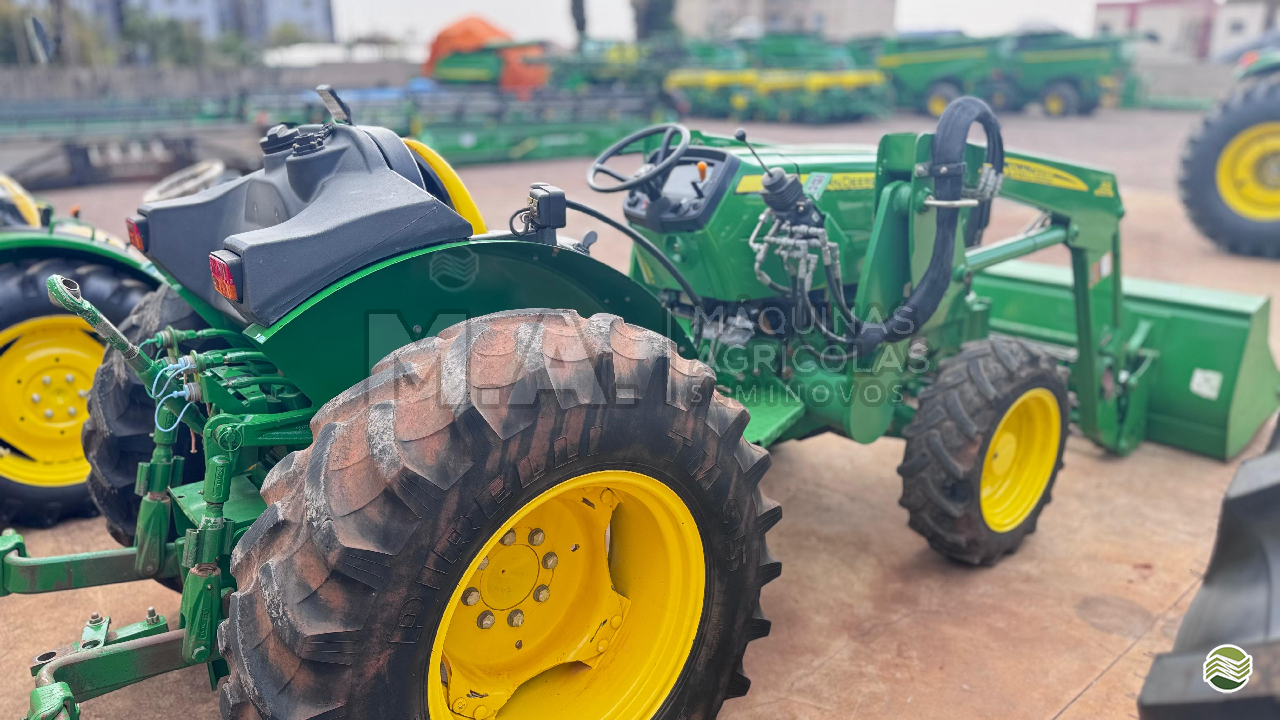 TRATOR JOHN DEERE JOHN DEERE 5075E Tração 4x4 M.A. Máquinas Agrícolas - Toledo TOLEDO PARANÁ PR