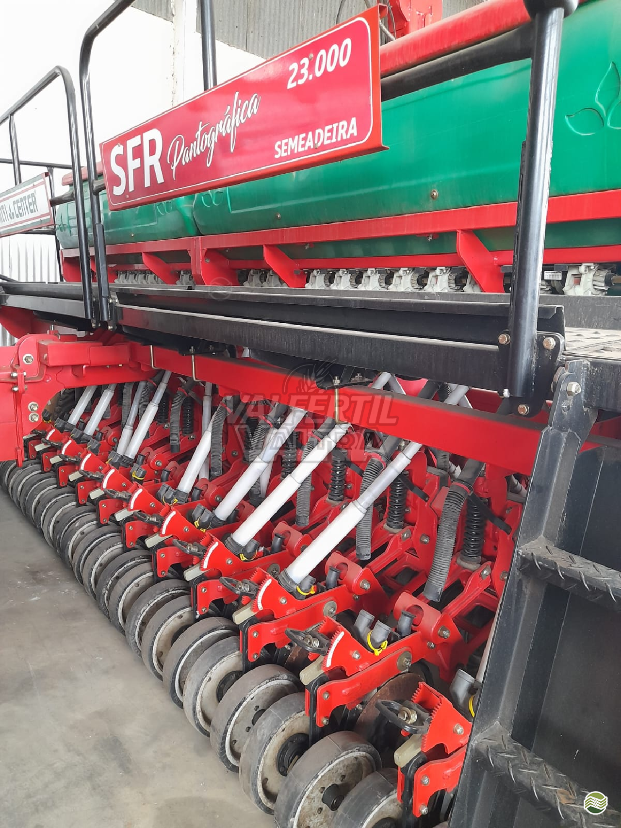SFR 23000 de Valfértil Máquinas Agrícolas - Valtra