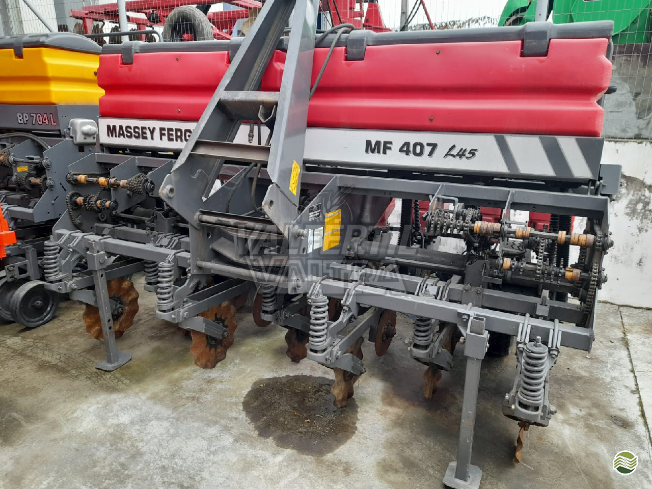PLANTADEIRA MASSEY FERGUSON MF 407 Valfértil Máquinas Agrícolas - Valtra MAFRA SANTA CATARINA SC