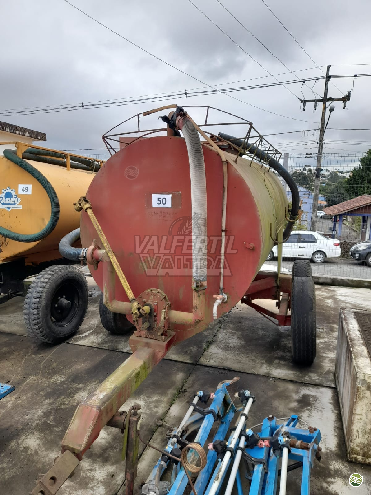 IMPLEMENTOS AGRICOLAS CARRETA TANQUE TANQUE 4000 LITROS Valfértil Máquinas Agrícolas - Valtra MAFRA SANTA CATARINA SC