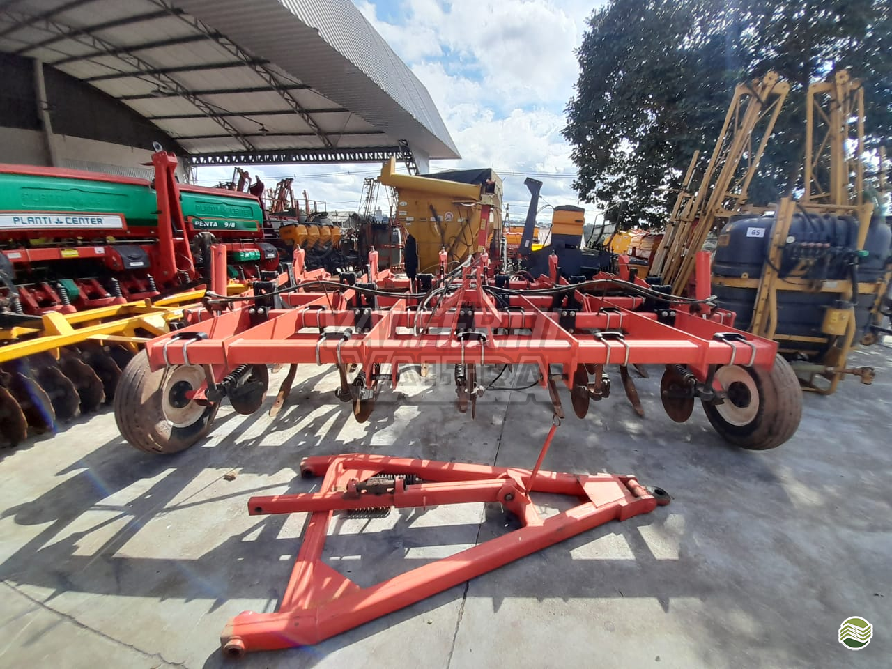 IMPLEMENTOS AGRICOLAS ESCARIFICADOR 11 HASTES DISCO CORTE Valfértil Máquinas Agrícolas - Valtra MAFRA SANTA CATARINA SC