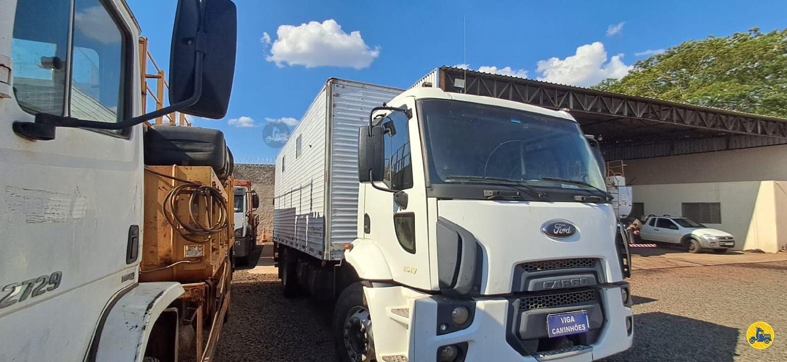 CAMINHAO FORD CARGO 1517 Baú Furgão Truck 6x2 Viga Caminhões BEBEDOURO SÃO PAULO SP