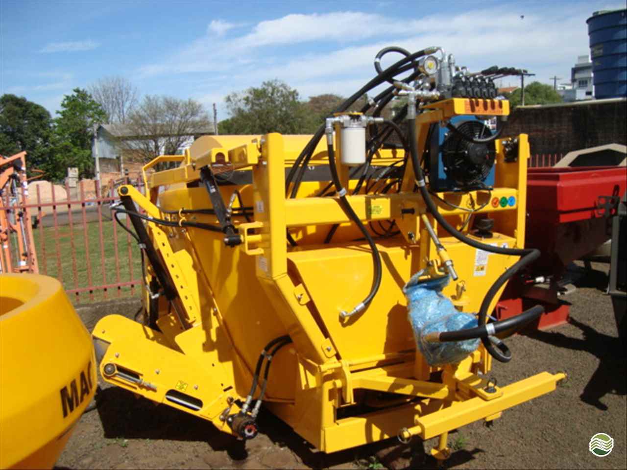 IMPLEMENTOS AGRICOLAS DESENSILADEIRA DESENSILADEIRA Tratordiesel - Landini XANXERE SANTA CATARINA SC