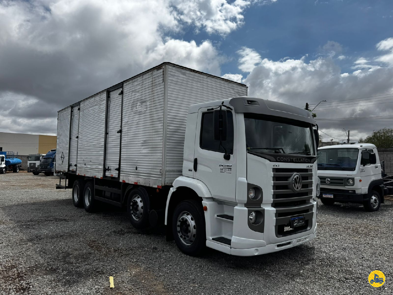 CAMINHAO VOLKSWAGEN VW 24280 Baú Furgão BiTruck 8x2 MP Multimarcas  GOIANIA GOIAS GO