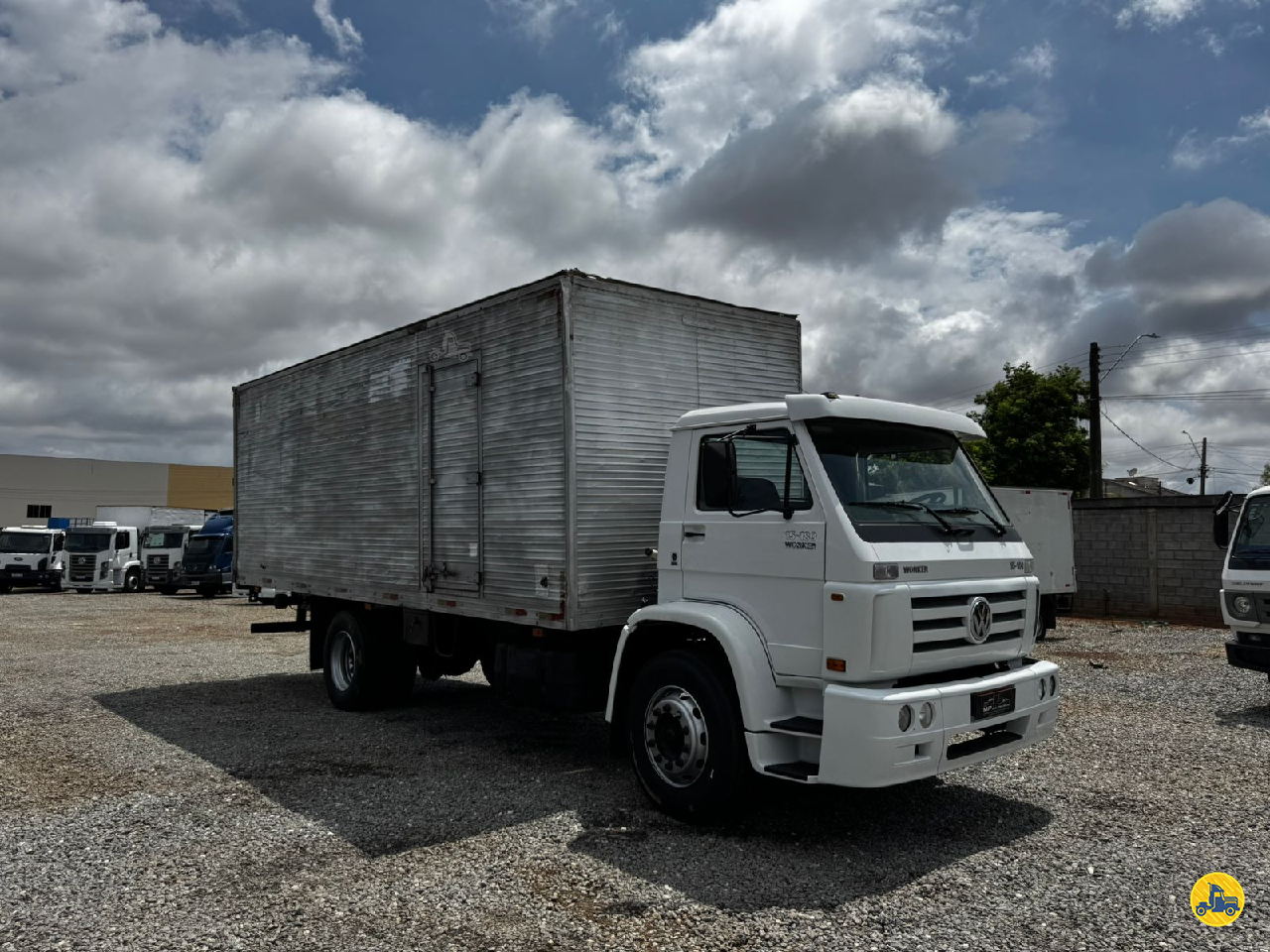 CAMINHAO VOLKSWAGEN VW 15180 Baú Furgão Toco 4x2 MP Multimarcas  GOIANIA GOIAS GO