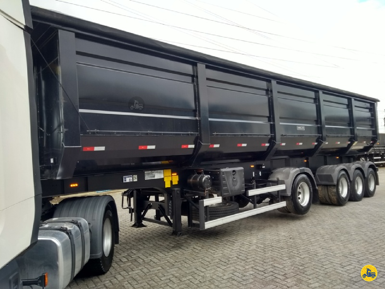 CARRETA SEMI-REBOQUE BASCULANTE Coroa Implementos Rodoviários CURITIBA PARANÁ PR