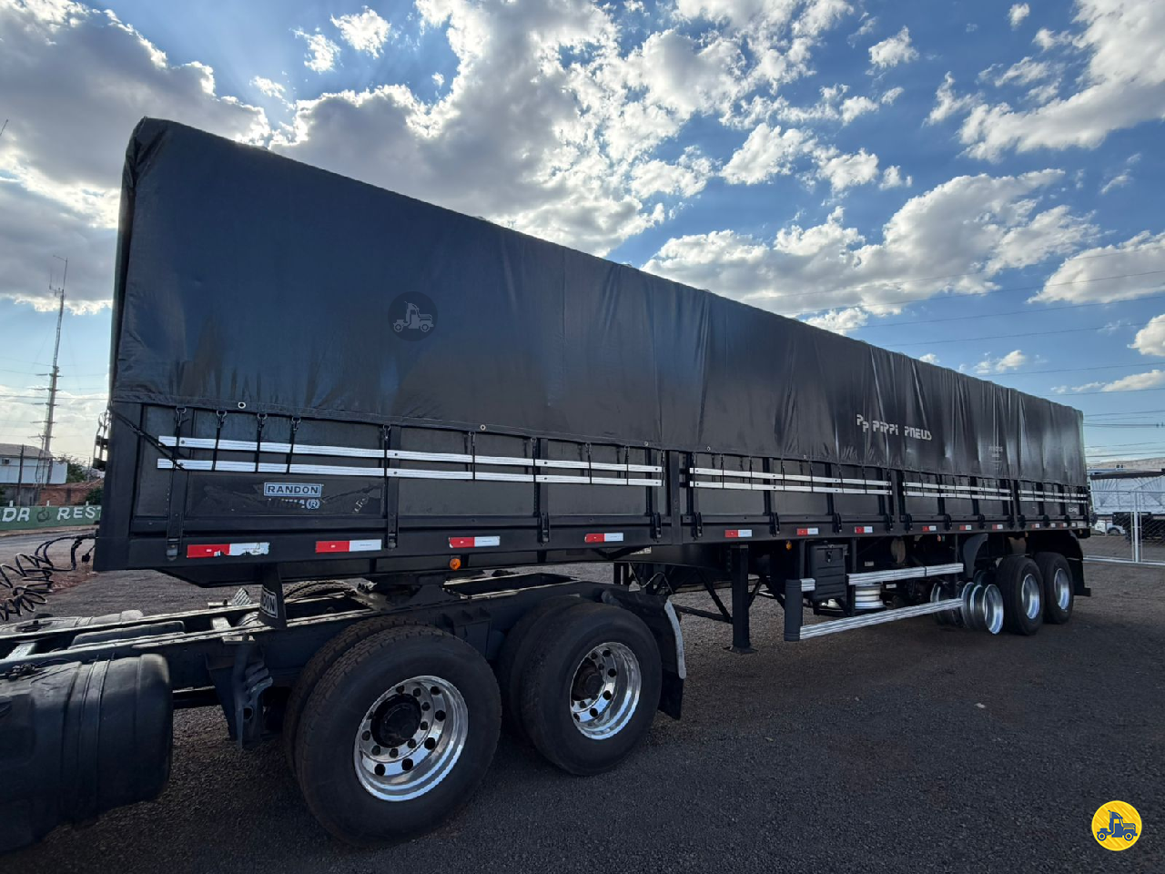 CARRETA SEMI-REBOQUE GRANELEIRO