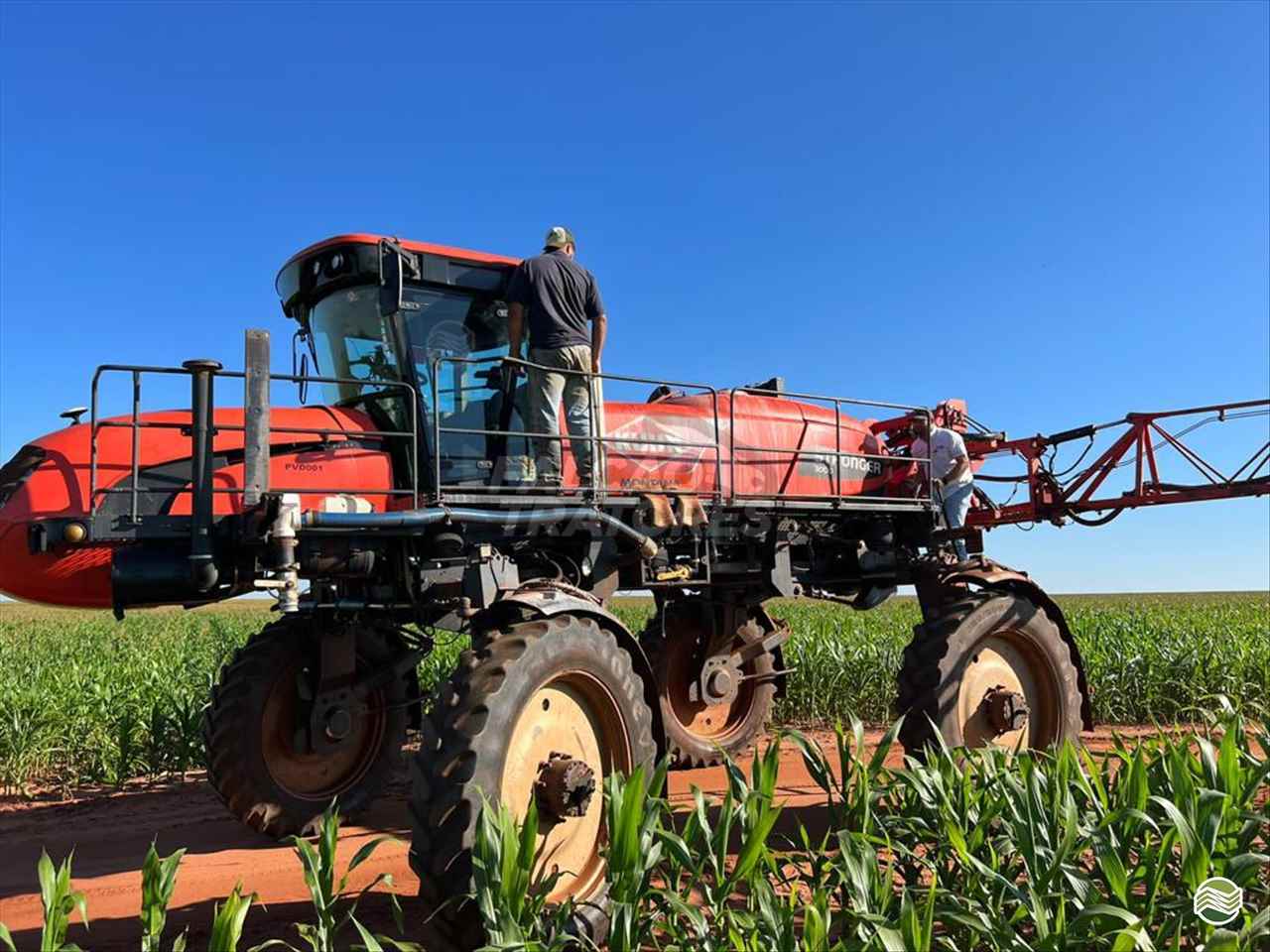 PULVERIZADOR KUHN STRONGER 3000 Tração 4x4 Falcão Tratores - Jacto - Landini NOVA ANDRADINA MATO GROSSO DO SUL MS