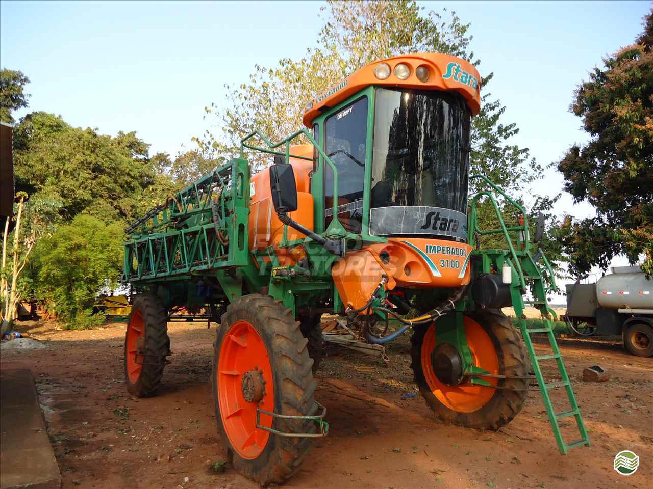 PULVERIZADOR STARA IMPERADOR 3100 Tração 4x4 Falcão Tratores - Jacto - Landini NOVA ANDRADINA MATO GROSSO DO SUL MS