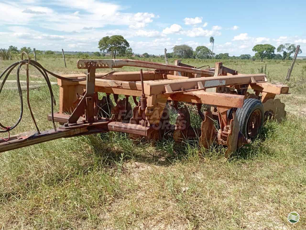 IMPLEMENTOS AGRICOLAS GRADE ARADORA ARADORA 16 DISCOS Falcão Tratores - Jacto - Landini NOVA ANDRADINA MATO GROSSO DO SUL MS