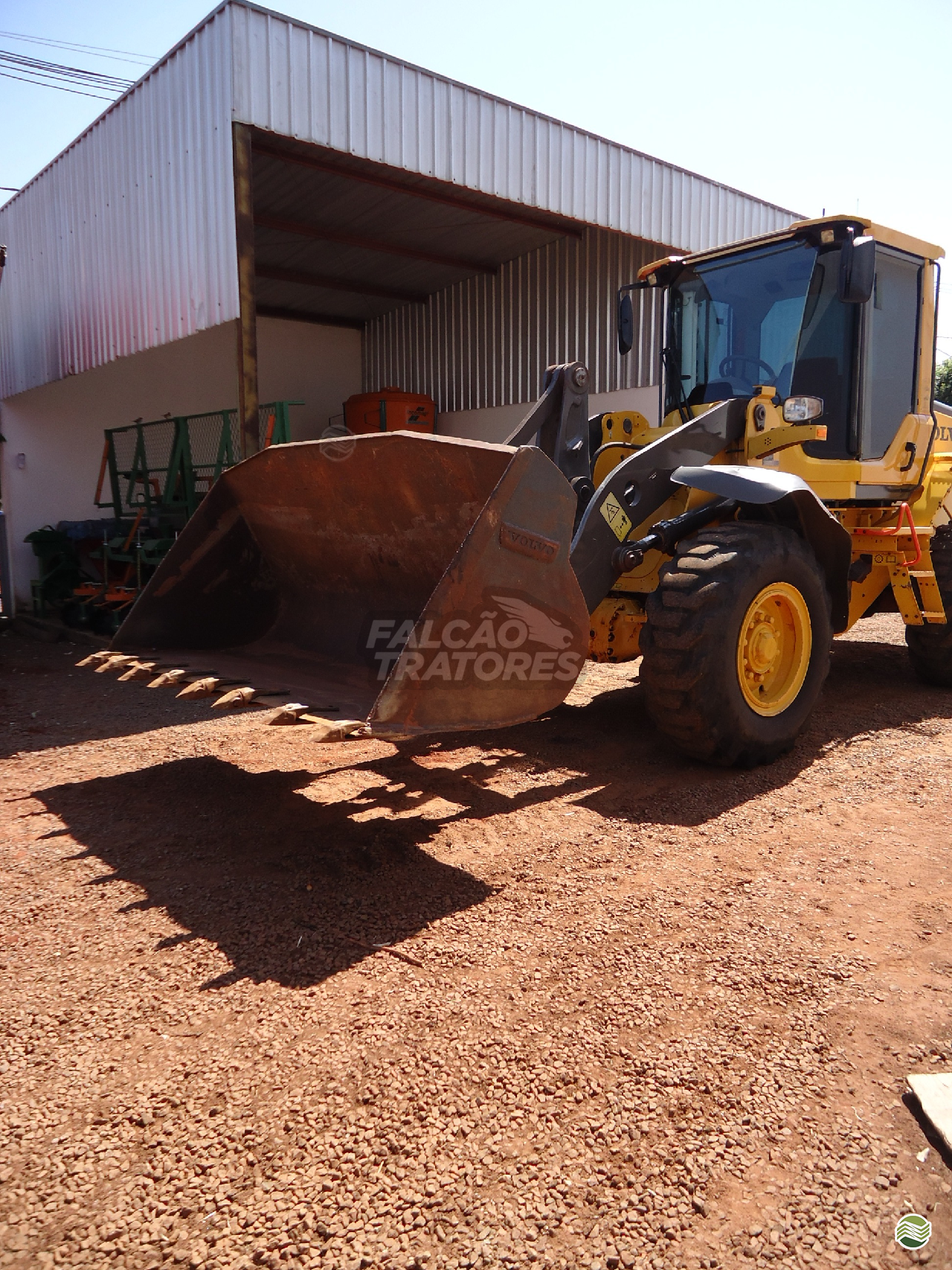 PA CARREGADEIRA VOLVO L60F Falcão Tratores - Jacto - Landini NOVA ANDRADINA MATO GROSSO DO SUL MS