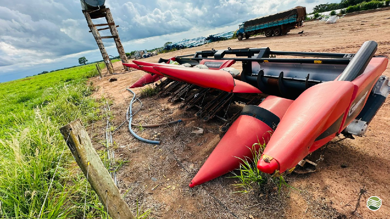 PLATAFORMA COLHEITADEIRA GERINGHOFF MILHO STAR Seminovos Grupo Shark MARINGA PARANÁ PR