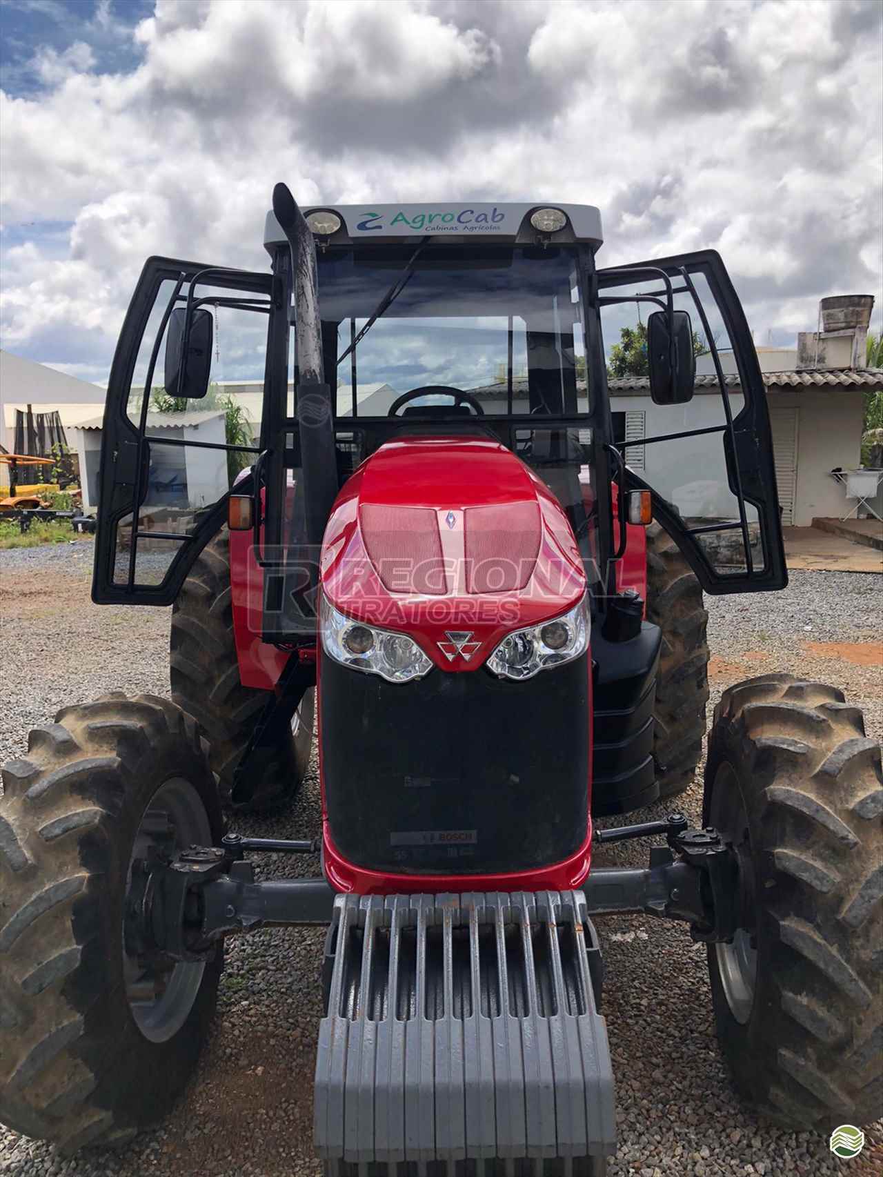 TRATOR MASSEY FERGUSON MF 4709 Tração 4x4 Regional Tratores - Valtra PATROCINIO MINAS GERAIS MG