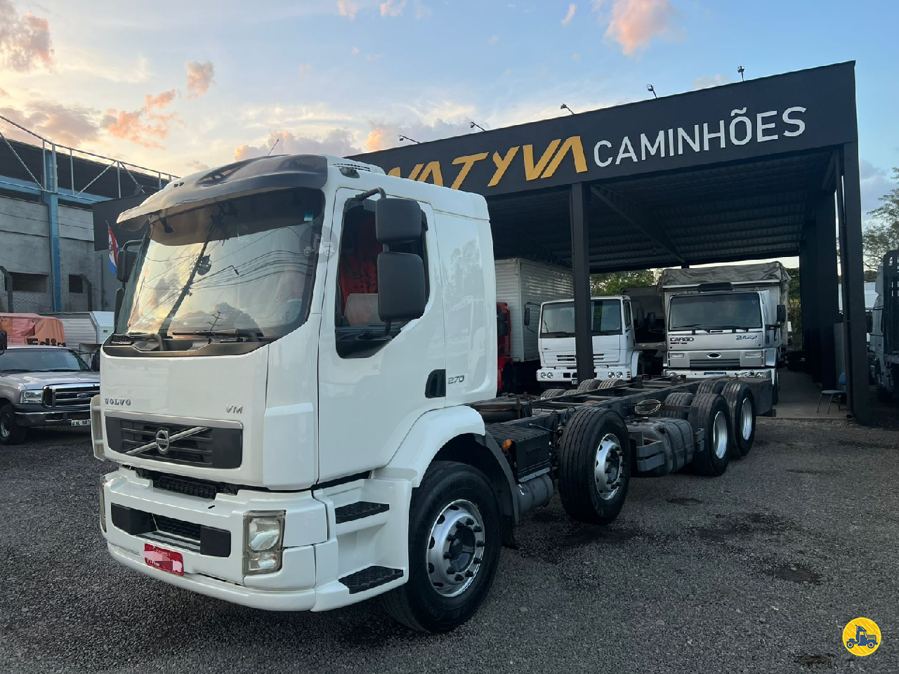 CAMINHAO VOLVO VOLVO VM 270 Chassis BiTruck 8x4 Natyva Caminhões ORLEANS SANTA CATARINA SC