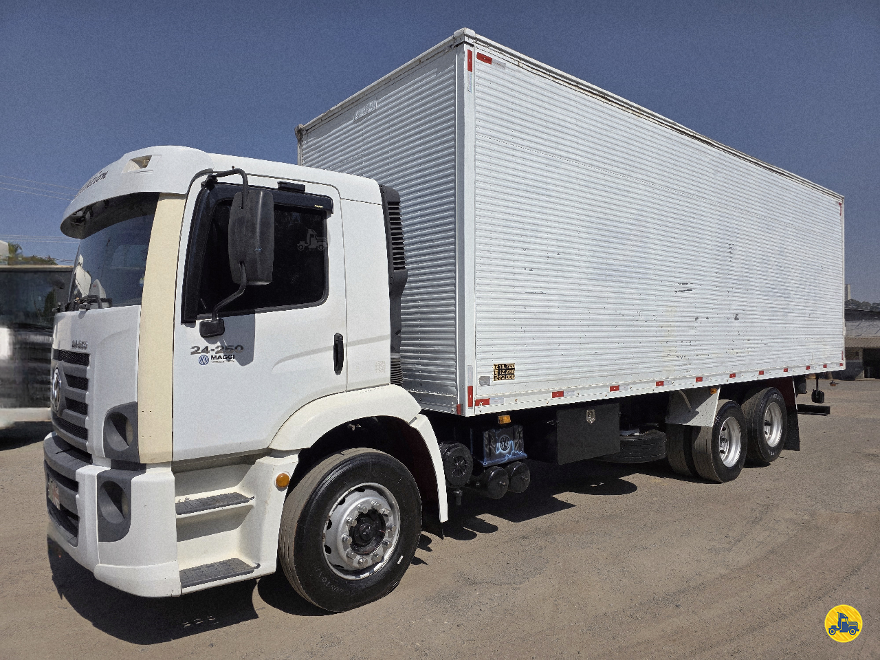 CAMINHAO VOLKSWAGEN VW 24250 Baú Furgão Truck 6x2 D Alessio Transportes LIMEIRA SÃO PAULO SP
