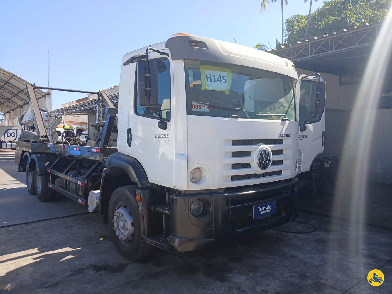 CAMINHAO VOLKSWAGEN VW 24280 Poliguindaste Truck 6x2 Transrio VW - Resende RESENDE RIO DE JANEIRO RJ