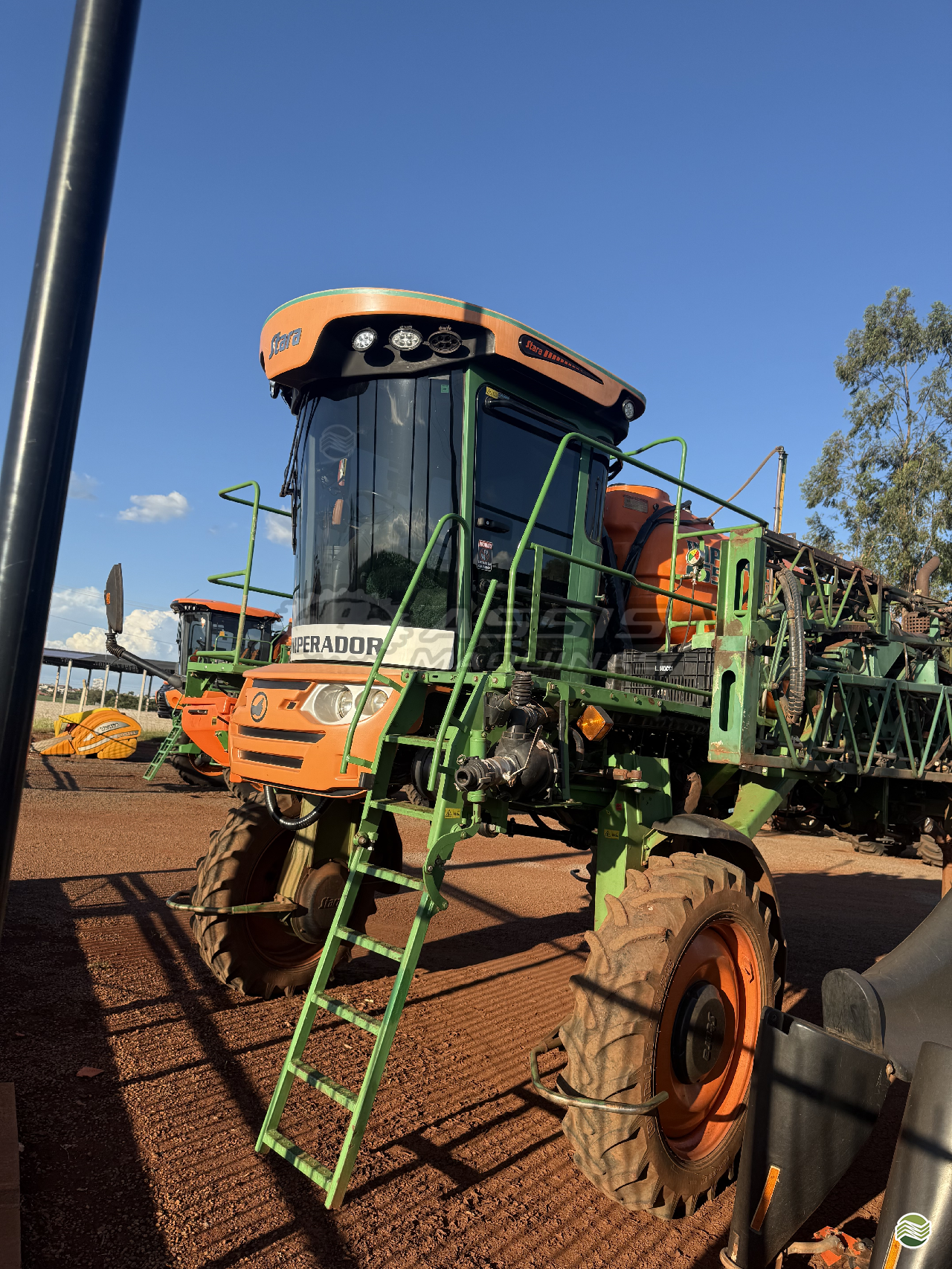 PULVERIZADOR STARA IMPERADOR 2650 Tração 4x4 Assis Máquinas ASSIS CHATEAUBRIAND PARANÁ PR