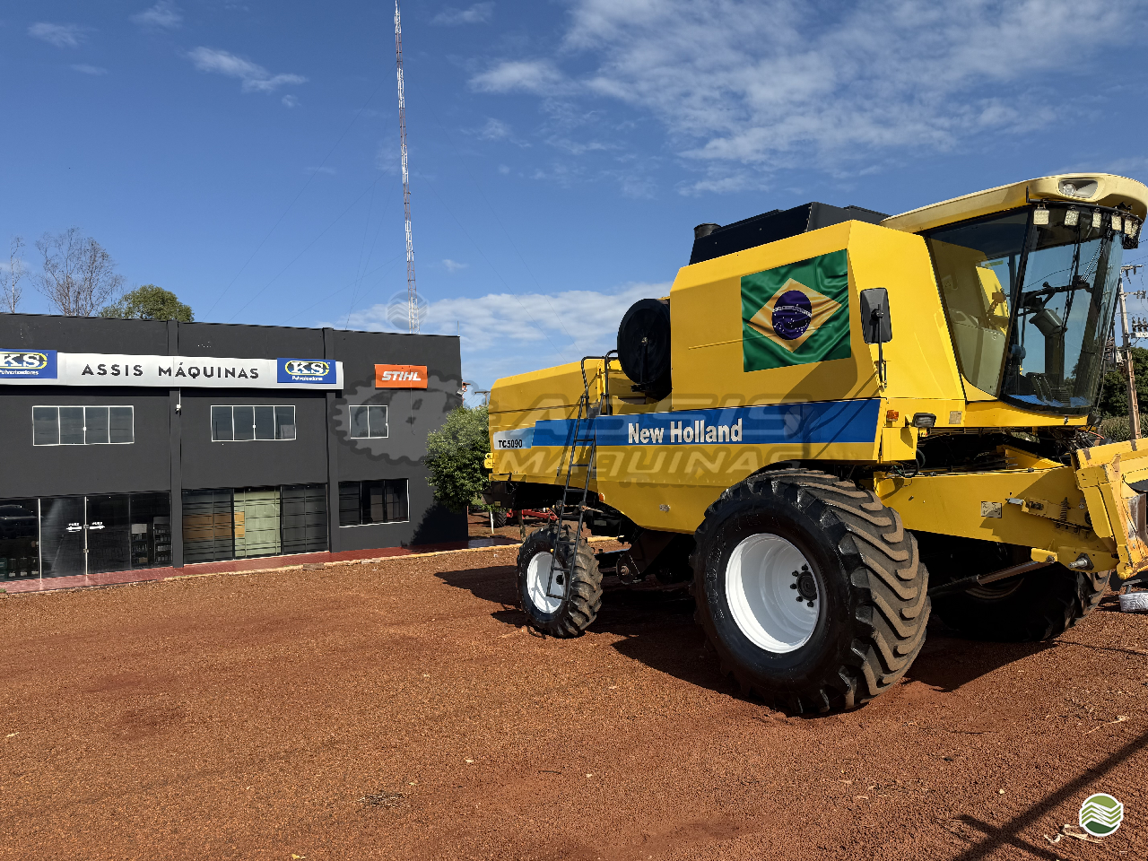 COLHEITADEIRA NEW HOLLAND TC 5090 Assis Máquinas ASSIS CHATEAUBRIAND PARANÁ PR