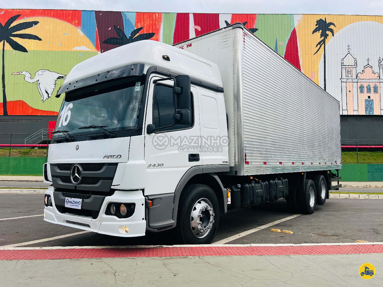 CAMINHAO MERCEDES-BENZ MB 2430 Baú Furgão Truck 6x2 Mazinho Caminhões  VIANA ESPÍRITO SANTO ES