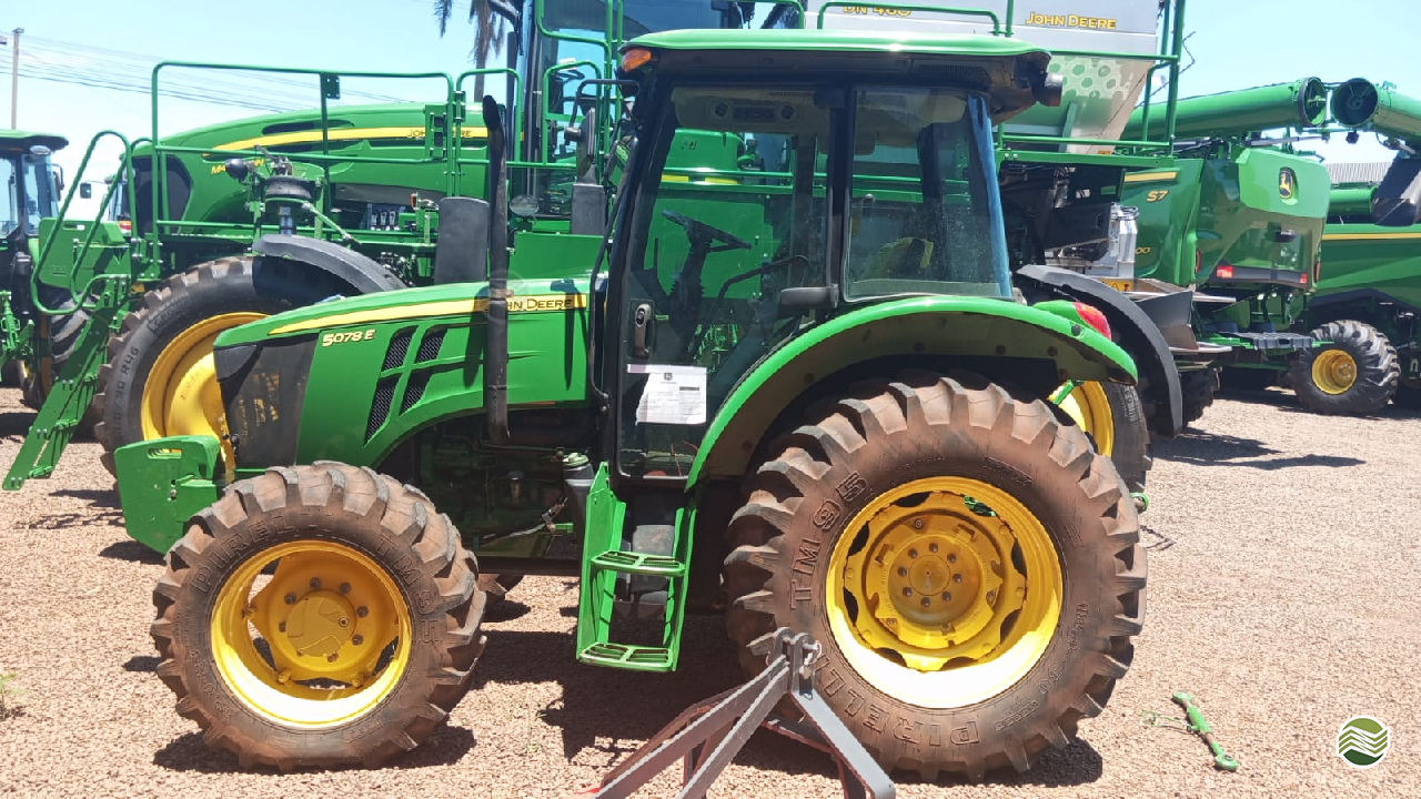 TRATOR JOHN DEERE JOHN DEERE 5078E Tração 4x4 Ciarama Máquinas - John Deere - Matriz PONTA PORA MATO GROSSO DO SUL MS