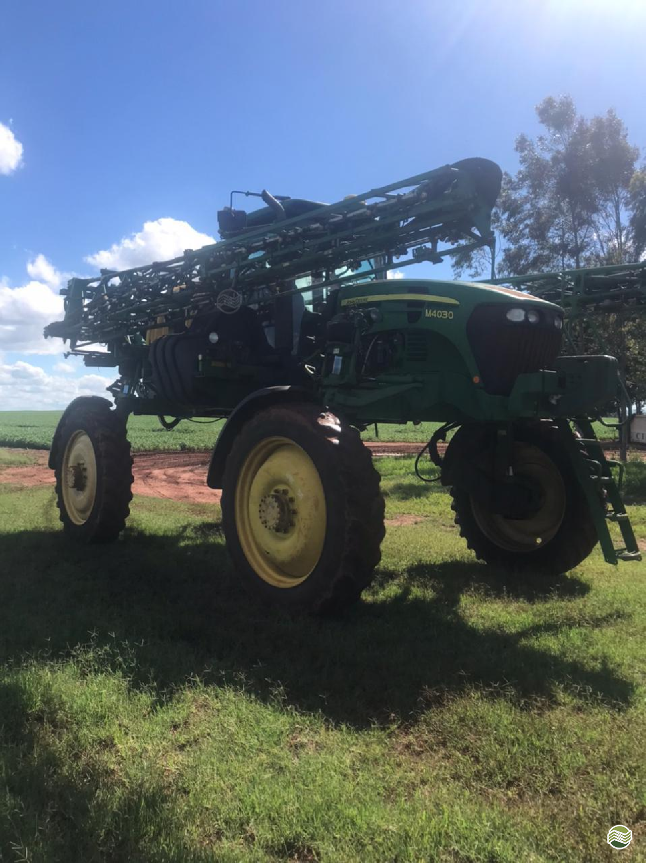 PULVERIZADOR JOHN DEERE JOHN DEERE M4030 Tração 4x4 Ciarama Máquinas - John Deere - Matriz PONTA PORA MATO GROSSO DO SUL MS