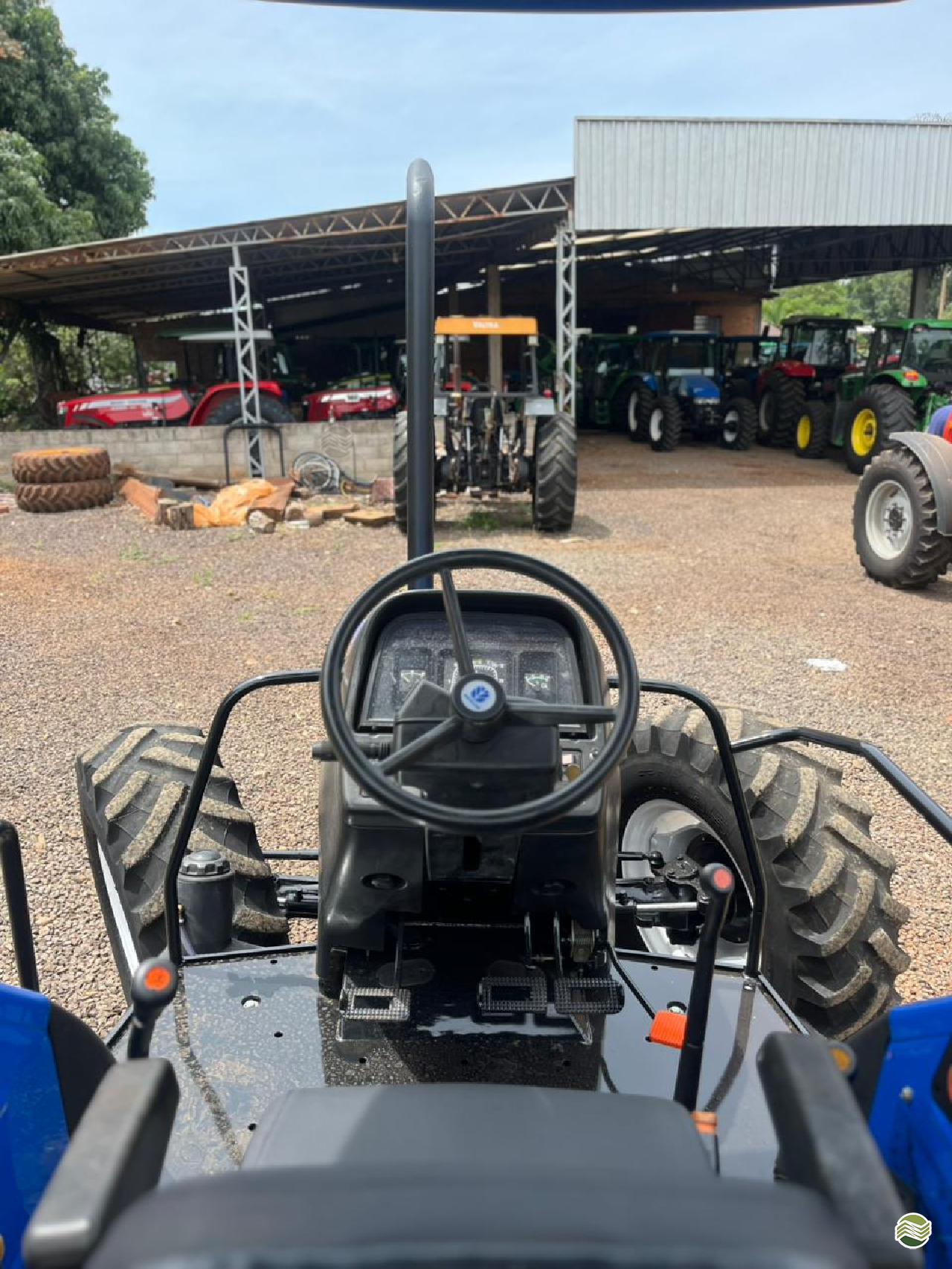 TRATOR NEW HOLLAND NEW TL 85 Tração 4x4 Golin Tratores TUPARENDI RIO GRANDE DO SUL RS