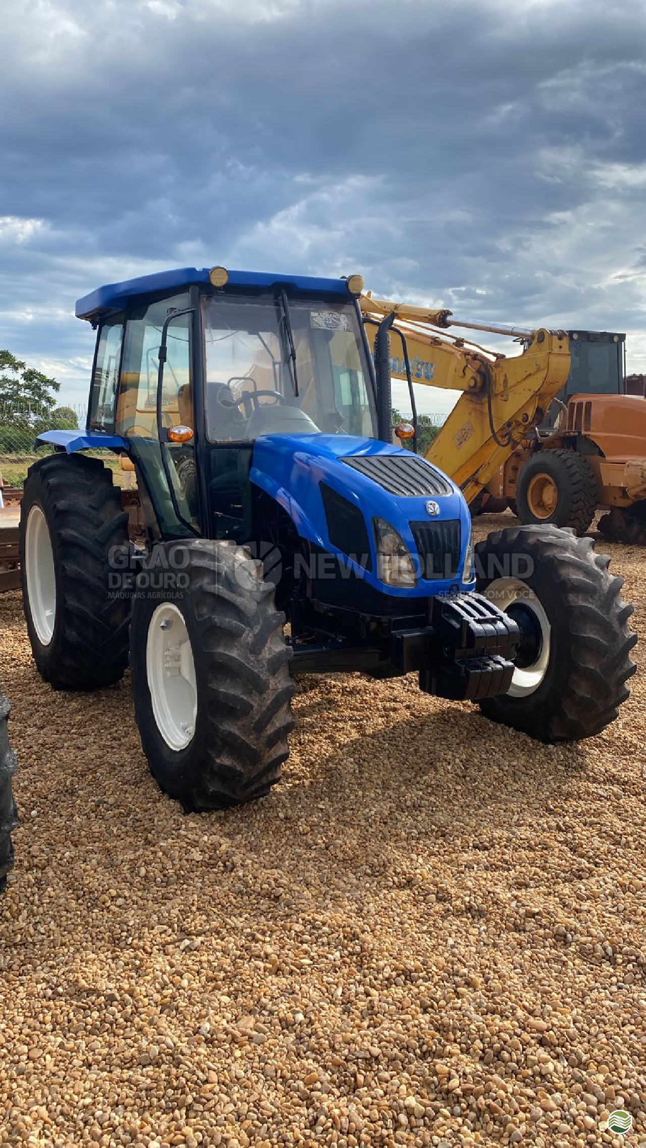TRATOR NEW HOLLAND NEW TL 95 Tração 4x4 Grão de Ouro - New Holland GURUPI TOCANTINS TO