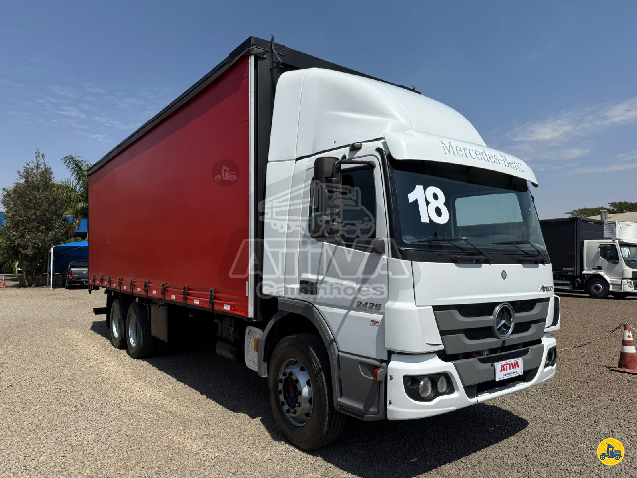 CAMINHAO MERCEDES-BENZ MB 2426 Baú Sider Truck 6x2 Ativa Caminhões CATANDUVA SÃO PAULO SP