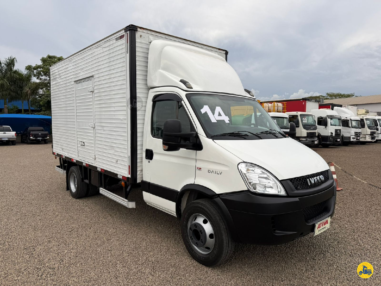 CAMINHAO IVECO DAILY 70c17 Baú Furgão 3/4 4x2 Ativa Caminhões CATANDUVA SÃO PAULO SP