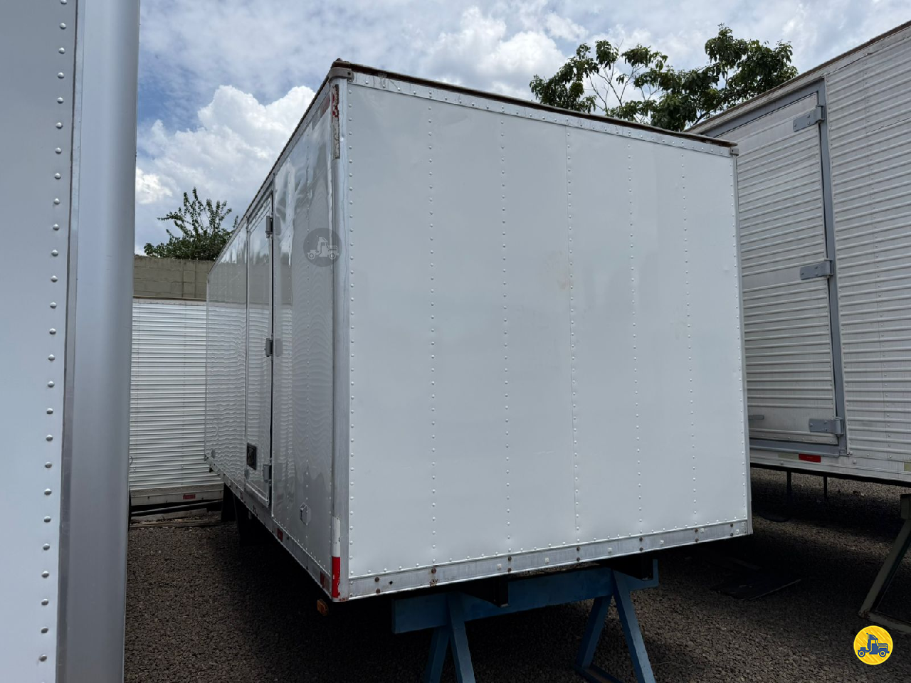 CARROCERIA SOBRE CHASSI  CAMINHAO 3/4 BAU FURGAO Ativa Caminhões CATANDUVA SÃO PAULO SP