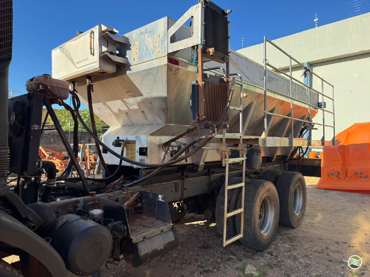 IMPLEMENTOS AGRICOLAS DISTRIBUIDOR DISTRIBUIDOR 24000 Mercomaq - JAN PRIMAVERA DO LESTE MATO GROSSO MT