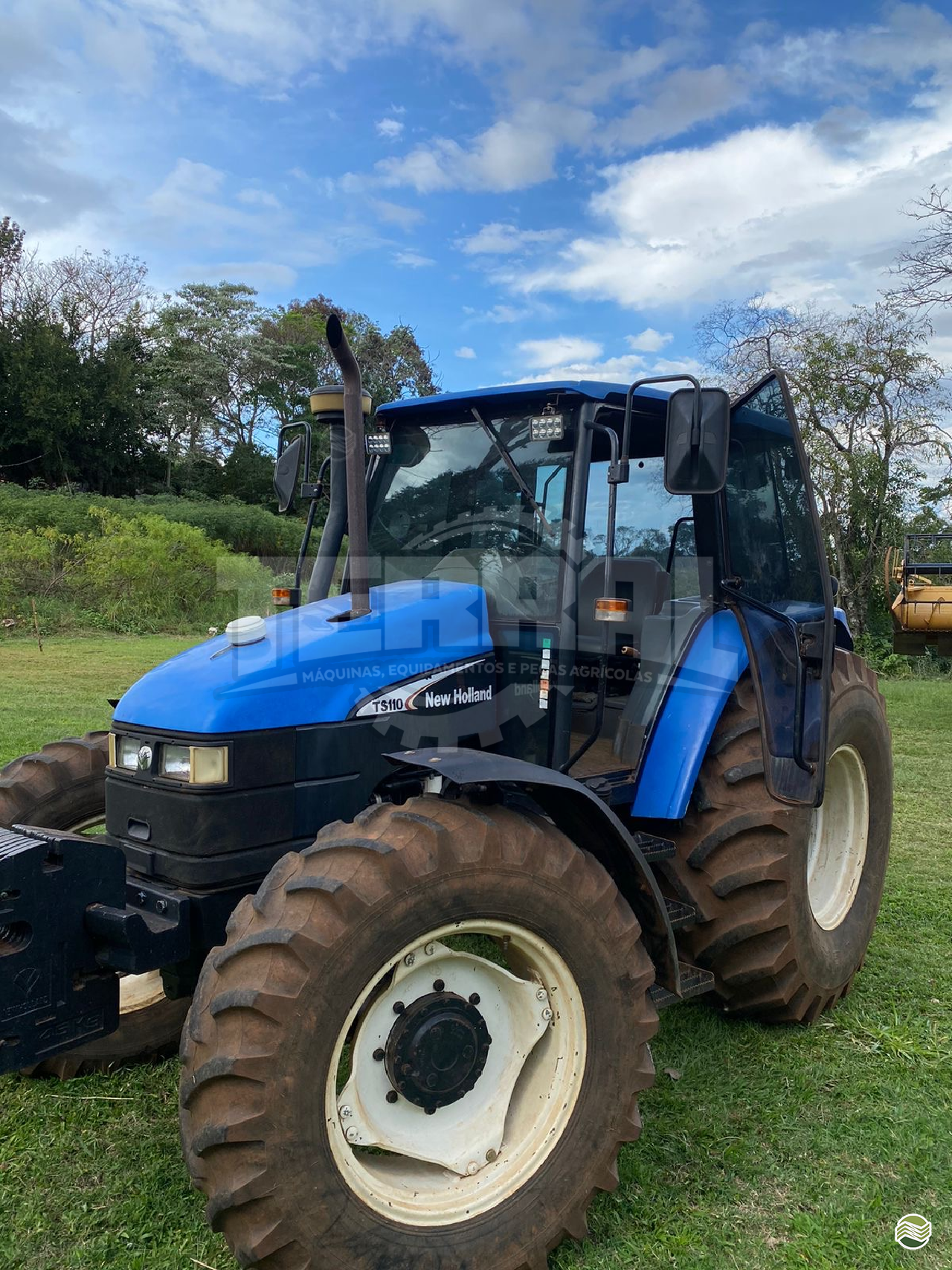 TRATOR NEW HOLLAND NEW TS 110 Tração 4x4 Terral Máquinas e Peças Agrícolas CASCAVEL PARANÁ PR