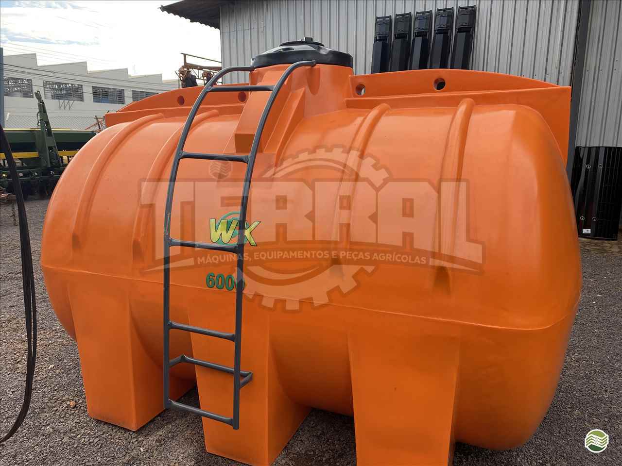 IMPLEMENTOS AGRICOLAS TANQUE ESTACIONÁRIO TANQUE Terral Máquinas e Peças Agrícolas CASCAVEL PARANÁ PR