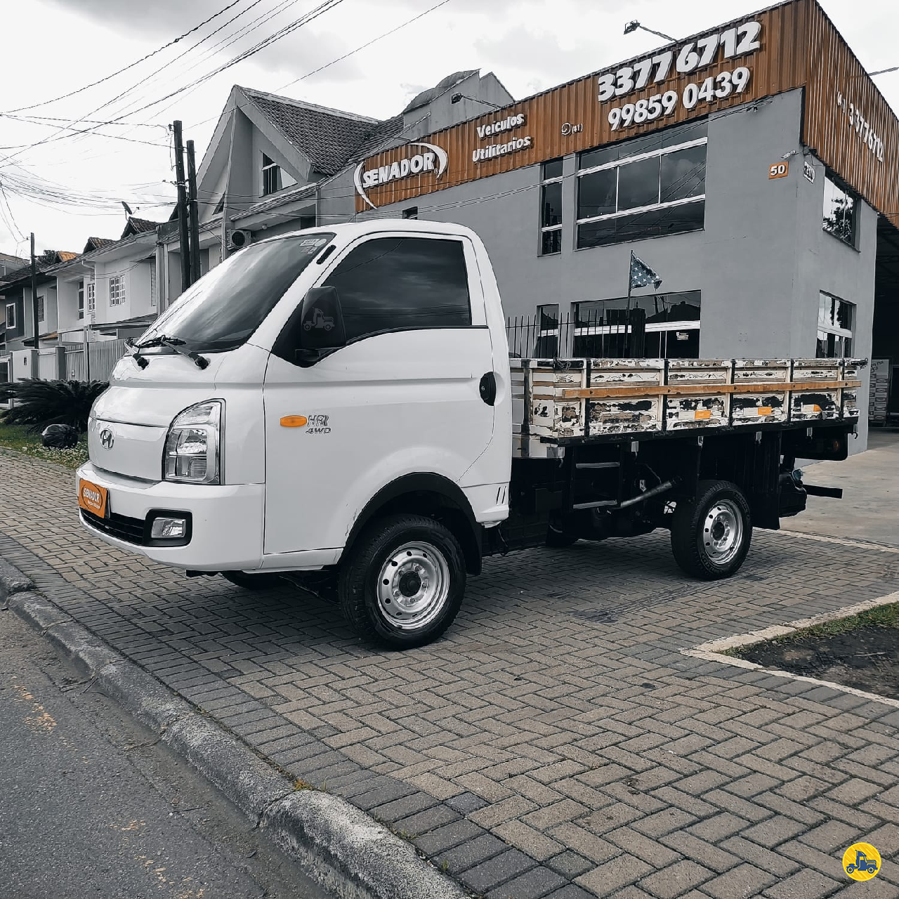 CAMINHAO HYUNDAI HR Carga Seca Toco 4x4 Senador Veículos CURITIBA PARANÁ PR
